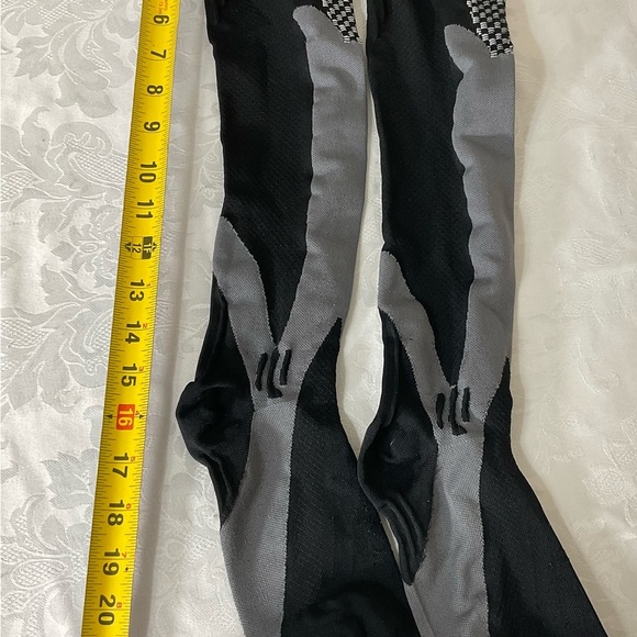 Squeeze Gear Compression Socks Size XXXL /Black&gray 1 Pair. NWOT - Picture 3 of 3